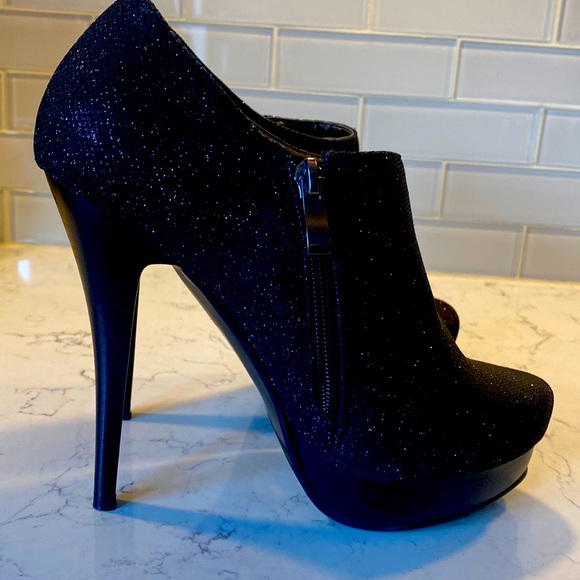 Italina high heel with platform bootie size 7.5 - Picture 1 of 6